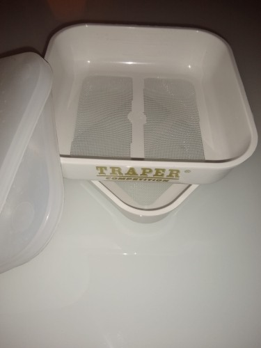 Traper Pudełko wysokie z sitkiem 1mm białe